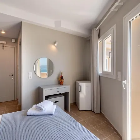 Egialion Iqia Appartement *