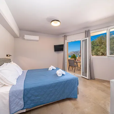 Egialion Iqia Appartement *