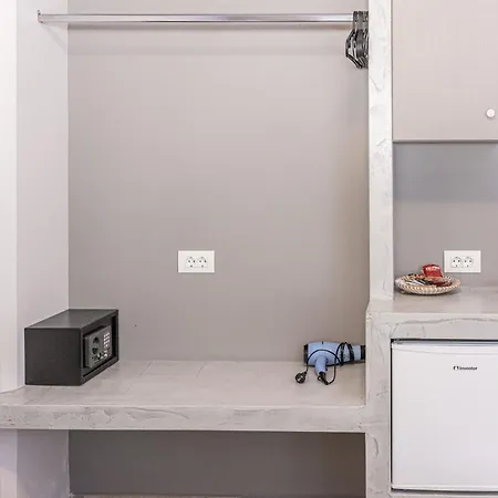 Egialion Iqia Appartement *