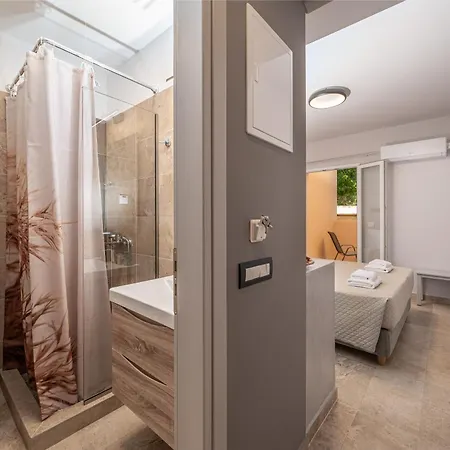 Egialion Iqia Appartement