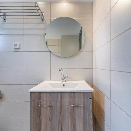 Egialion Iqia Apartment *