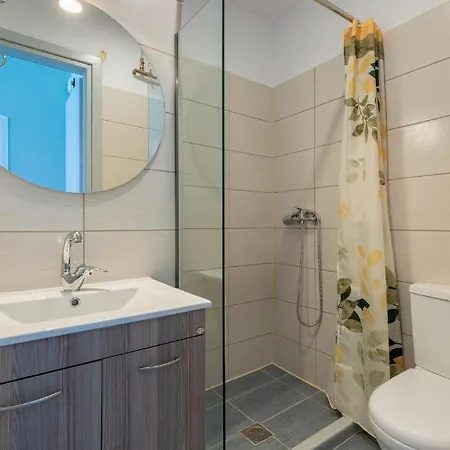 Apartment Egialion Iqia *