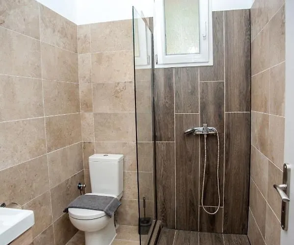 Apartman Egialion Iqia *