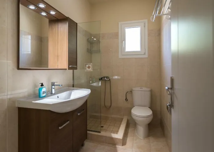 Egialion Iqia أرغوستولي